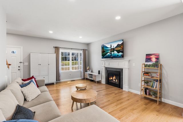 3 William Dr 3, Douglas, MA 01516
