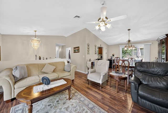 2 Garner Avenue, Johnston, RI 02919