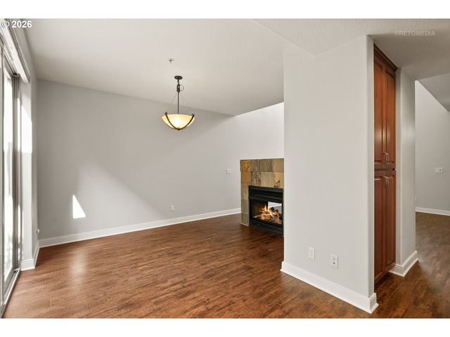 6279 Ne CARILLION Dr 102, Hillsboro, OR 97124