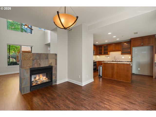 6279 Ne CARILLION Dr 102, Hillsboro, OR 97124