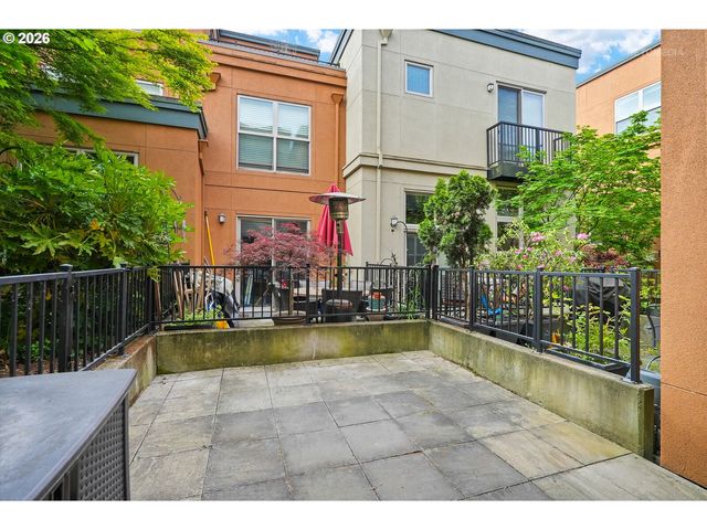 6279 Ne CARILLION Dr 102, Hillsboro, OR 97124