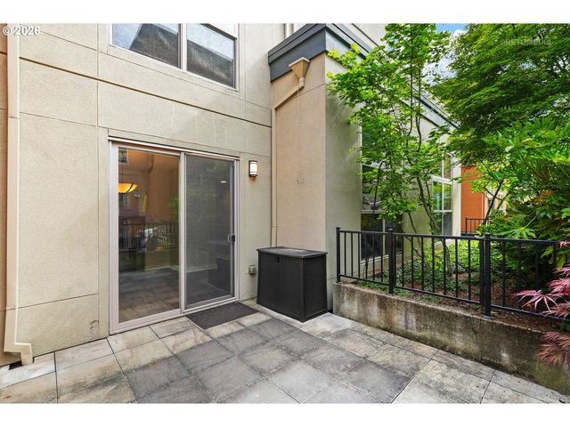 6279 Ne CARILLION Dr 102, Hillsboro, OR 97124