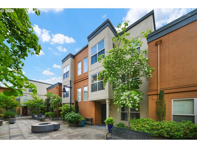 6279 Ne CARILLION Dr 102, Hillsboro, OR 97124