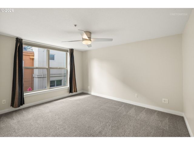 6279 Ne CARILLION Dr 102, Hillsboro, OR 97124