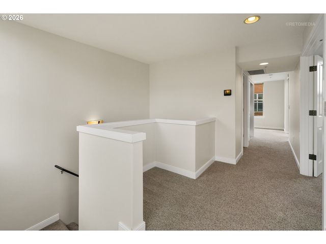 6279 Ne CARILLION Dr 102, Hillsboro, OR 97124