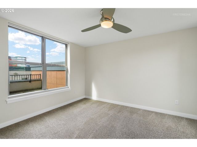 6279 Ne CARILLION Dr 102, Hillsboro, OR 97124