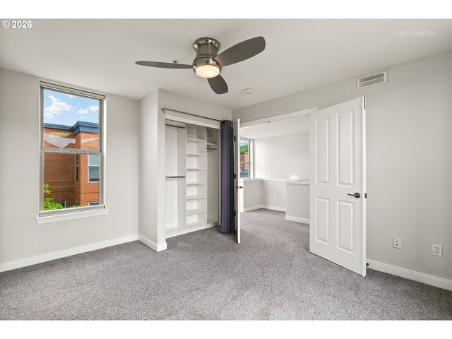 6279 Ne CARILLION Dr 102, Hillsboro, OR 97124