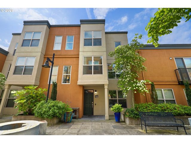 6279 Ne CARILLION Dr 102, Hillsboro, OR 97124