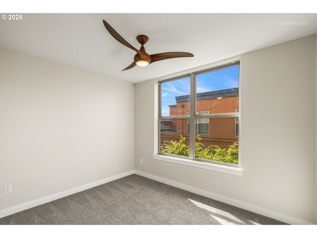 6279 Ne CARILLION Dr 102, Hillsboro, OR 97124