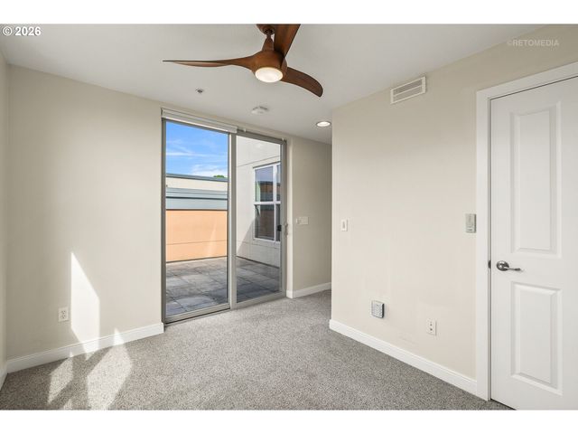 6279 Ne CARILLION Dr 102, Hillsboro, OR 97124