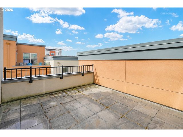 6279 Ne CARILLION Dr 102, Hillsboro, OR 97124