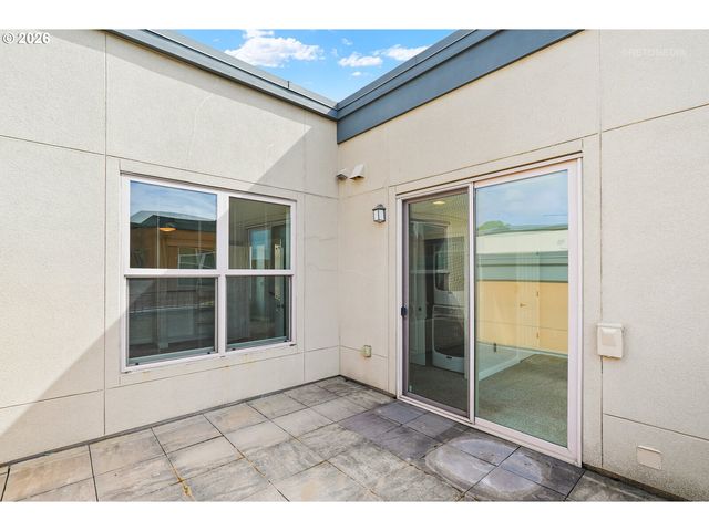6279 Ne CARILLION Dr 102, Hillsboro, OR 97124