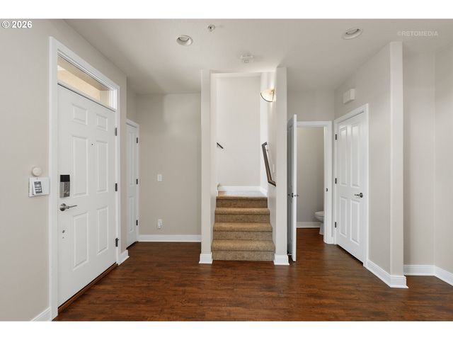 6279 Ne CARILLION Dr 102, Hillsboro, OR 97124