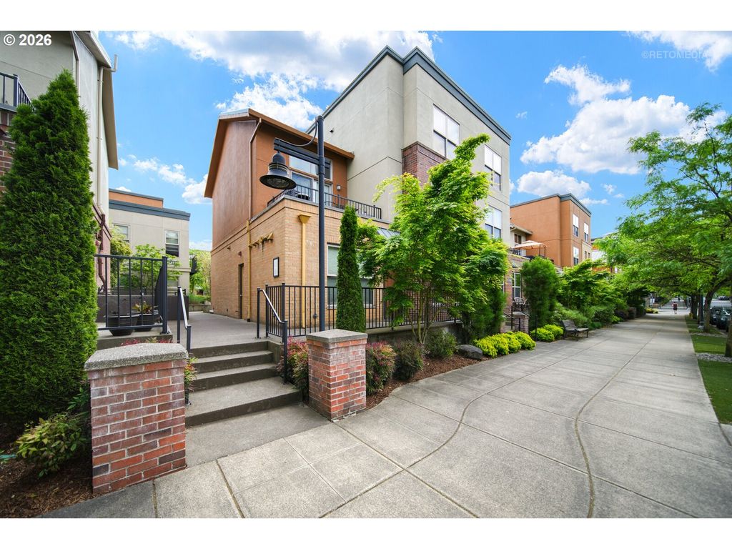 6279 Ne CARILLION Dr 102, Hillsboro, OR 97124