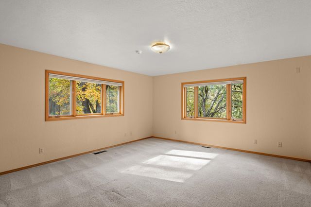 585 Nyla Lane, Ashland, OR 97520