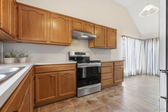 7932 S 77th East Avenue, Tulsa, OK 74133