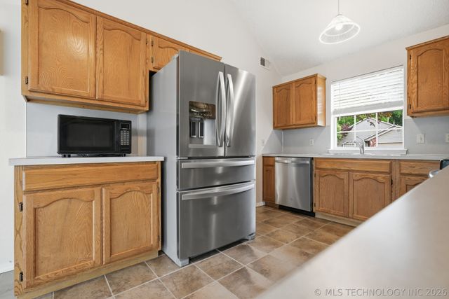7932 S 77th East Avenue, Tulsa, OK 74133