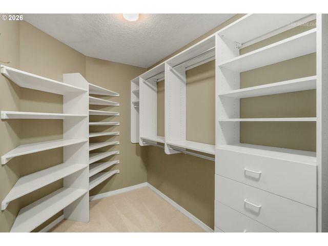 18500 RAY RIDGE Dr, Lake Oswego, OR 97034