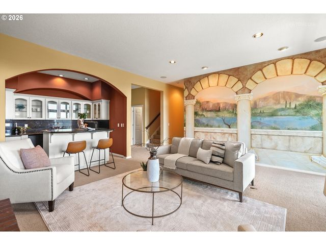 18500 RAY RIDGE Dr, Lake Oswego, OR 97034