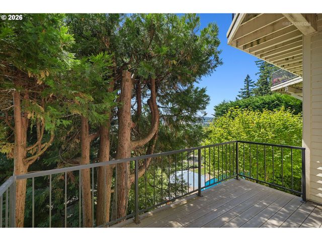 18500 RAY RIDGE Dr, Lake Oswego, OR 97034
