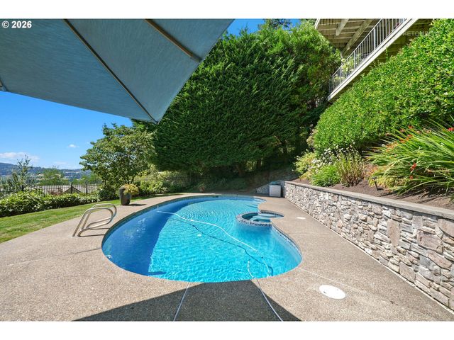 18500 RAY RIDGE Dr, Lake Oswego, OR 97034