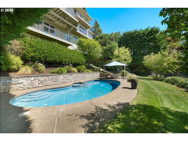 18500 RAY RIDGE Dr, Lake Oswego, OR 97034