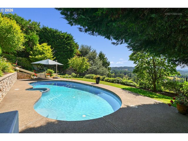 18500 RAY RIDGE Dr, Lake Oswego, OR 97034