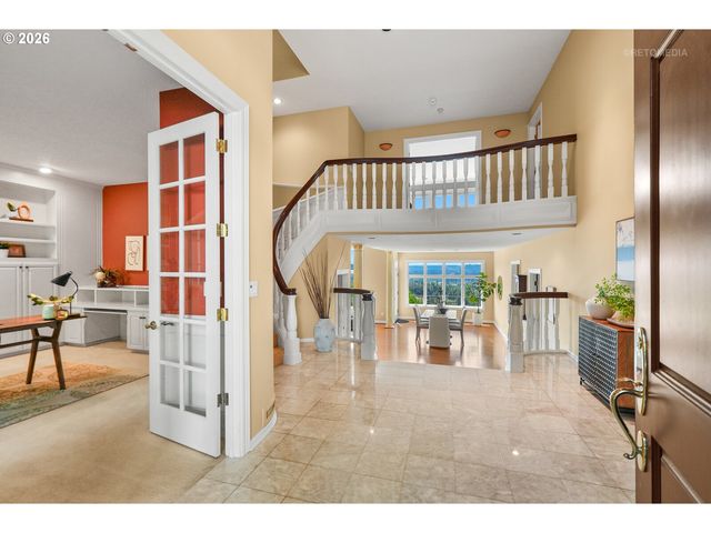 18500 RAY RIDGE Dr, Lake Oswego, OR 97034