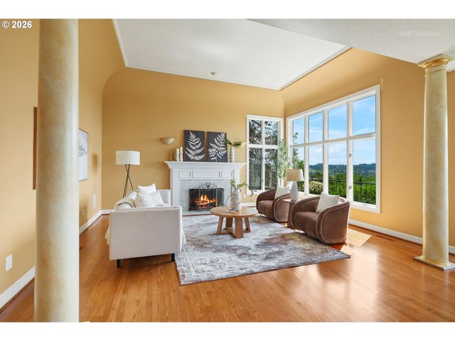 18500 RAY RIDGE Dr, Lake Oswego, OR 97034