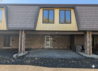 19 Cour Leroux, Palos Hills, IL 60465