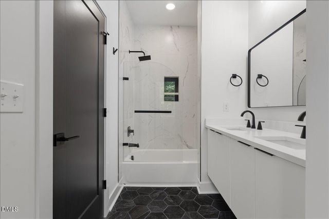 720 Oakwood Avenue 102, Raleigh, NC 27601