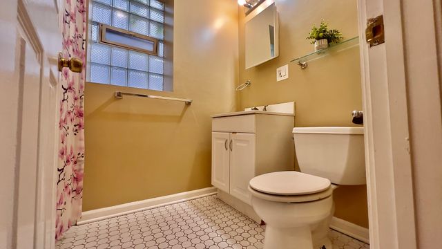 7221 S Euclid Avenue 1A, Chicago, IL 60649