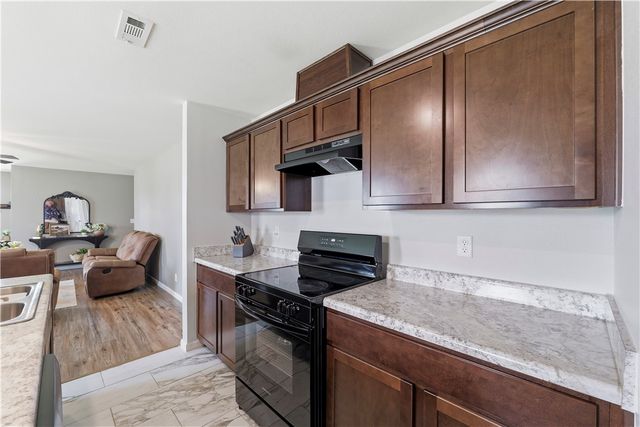 1801 E Annette Drive, Siloam Springs, AR 72761