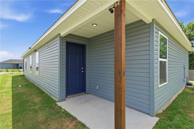 1801 E Annette Drive, Siloam Springs, AR 72761