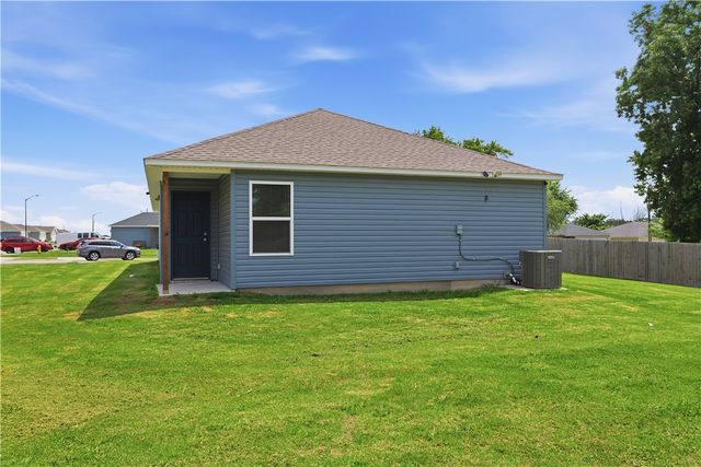 1801 E Annette Drive, Siloam Springs, AR 72761