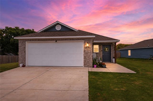 1801 E Annette Drive, Siloam Springs, AR 72761