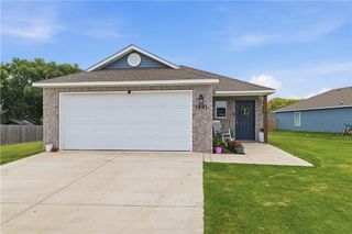 1801 E Annette Drive, Siloam Springs, AR 72761