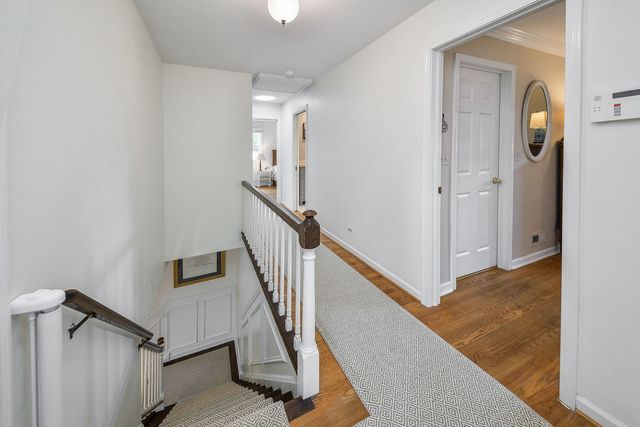 141 Shelley Lane, Wheaton, IL 60189