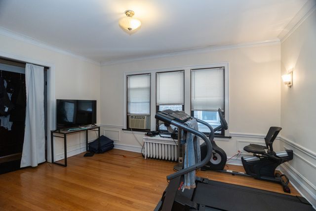 5834 N Maplewood Avenue, Chicago, IL 60659