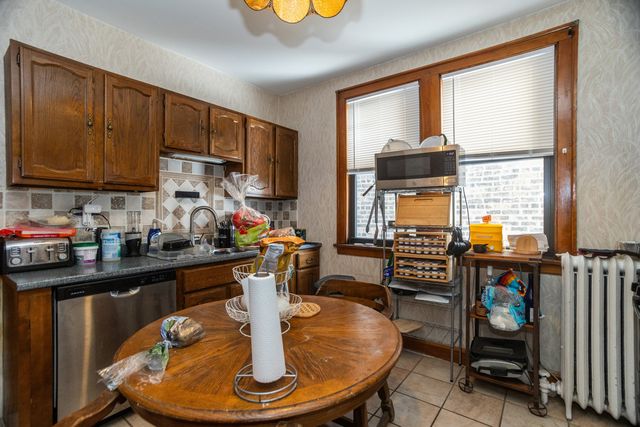 5834 N Maplewood Avenue, Chicago, IL 60659