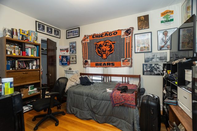 5834 N Maplewood Avenue, Chicago, IL 60659