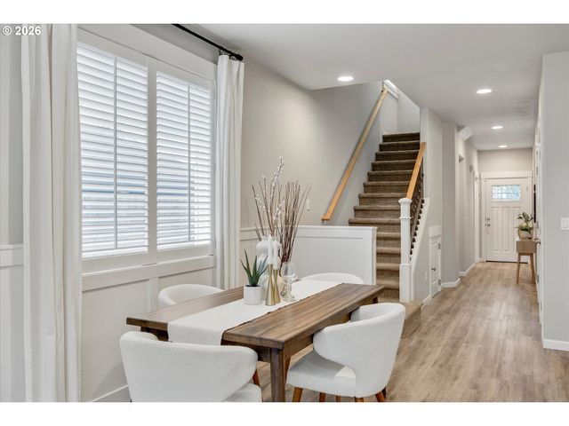 1460 Se 9TH Ave, Canby, OR 97013