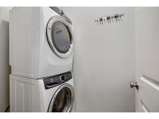 1460 Se 9TH Ave, Canby, OR 97013