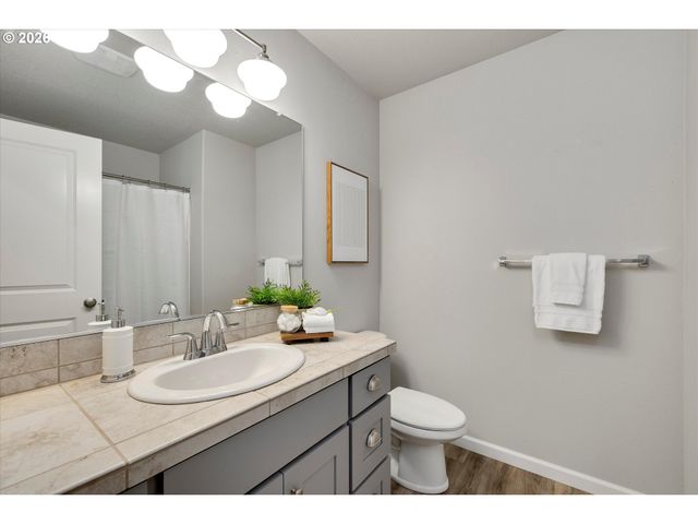 1460 Se 9TH Ave, Canby, OR 97013