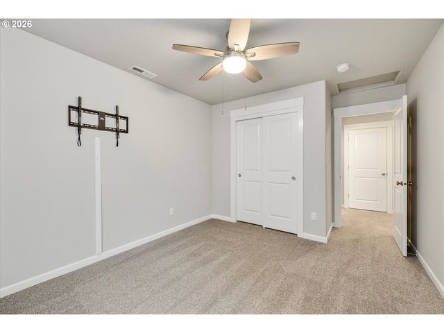 1460 Se 9TH Ave, Canby, OR 97013