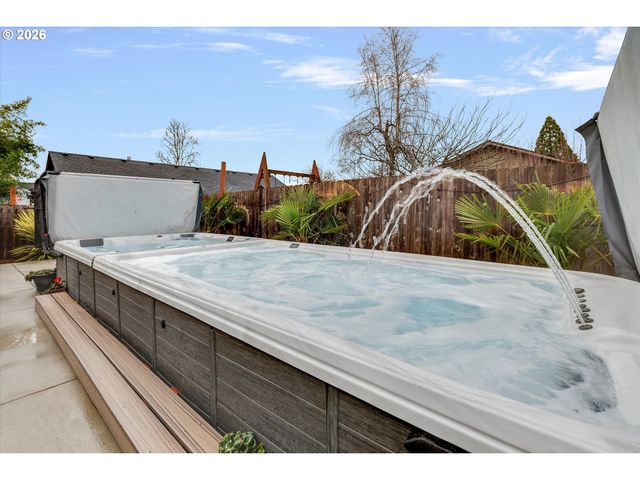 1460 Se 9TH Ave, Canby, OR 97013