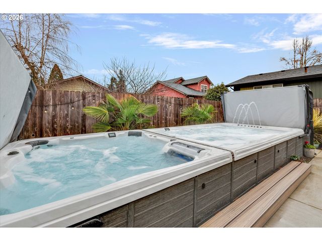 1460 Se 9TH Ave, Canby, OR 97013