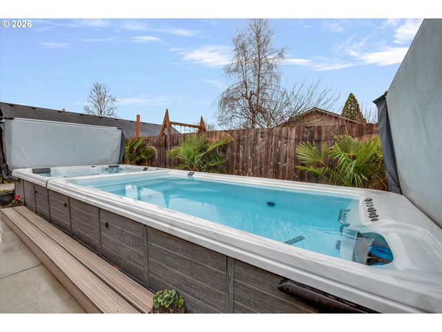 1460 Se 9TH Ave, Canby, OR 97013