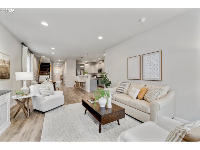 1460 Se 9TH Ave, Canby, OR 97013