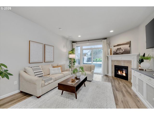 1460 Se 9TH Ave, Canby, OR 97013